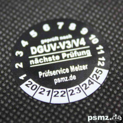 500 Prüfplaketten DGUV-V3/V4 30mm Vinyl schwarz/weiß und Wunschtext auf Rolle