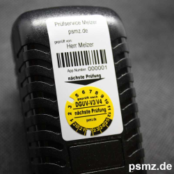 Unser DGUV-V3 Starterset mit 500 Trägeretiketten und 500 Plaketten